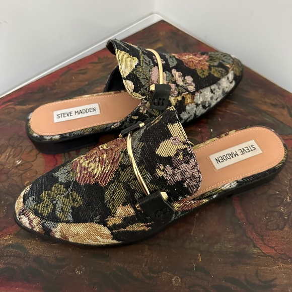 Steve Madden Tapestry Mules - Picture 1 of 6